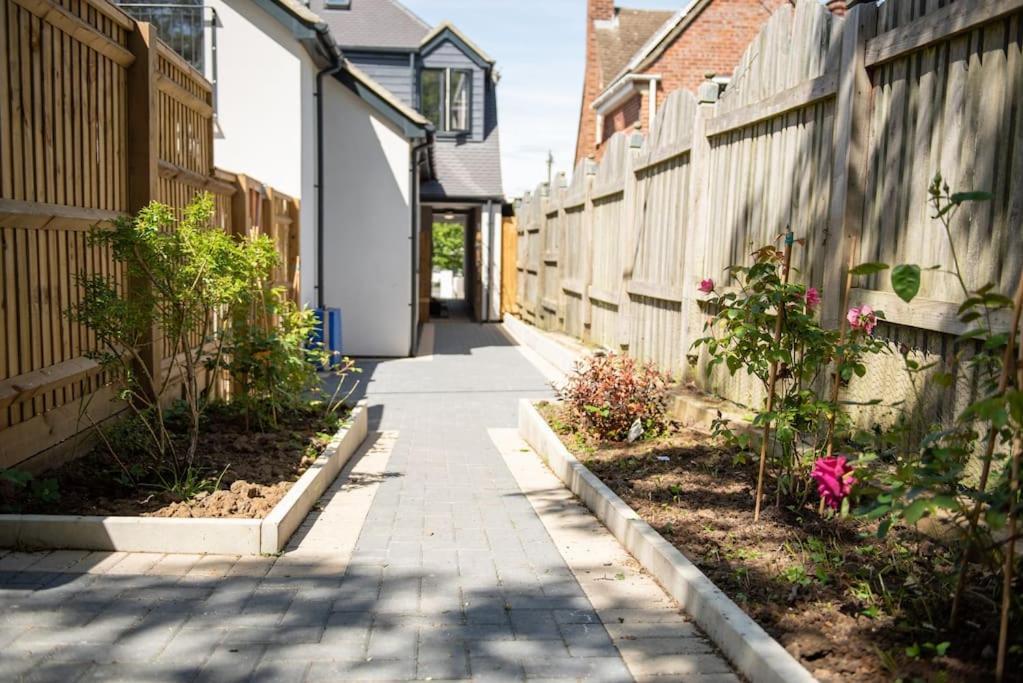 Walnut Luxurious 2-Bedroom With Ensuite - Parking, Netflix, Wifi - Close To Oxford, Bicester & Blenheim Palace Кидлингтон Экстерьер фото