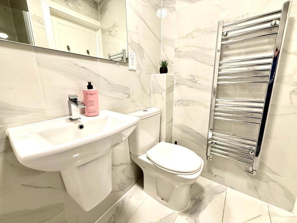 Walnut Luxurious 2-Bedroom With Ensuite - Parking, Netflix, Wifi - Close To Oxford, Bicester & Blenheim Palace Кидлингтон Экстерьер фото